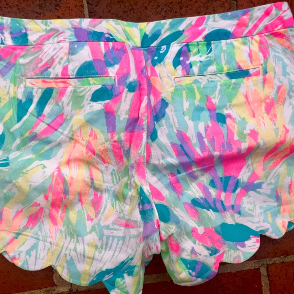 Lilly Pulitzer Multicolor Scalloped Shorts - Picture 4 of 9
